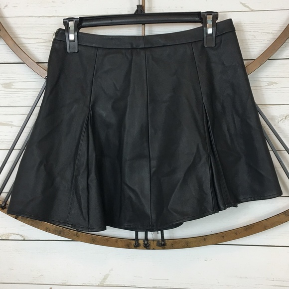 Nasty Gal Faux Leather Mini Skirt Black Pleated - Picture 1 of 6
